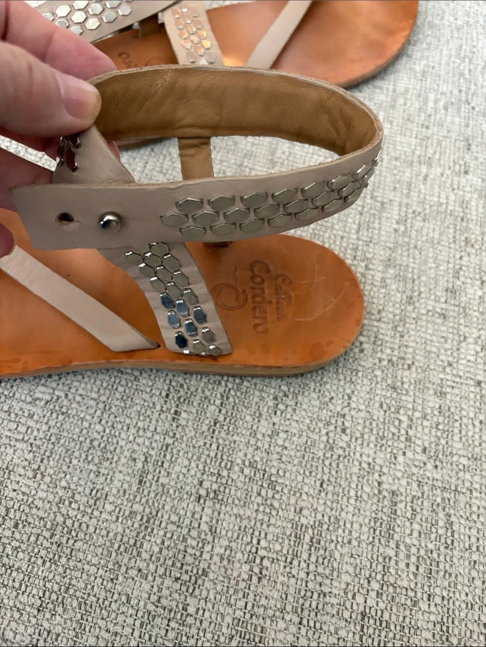 Calleen Cordero Beige Leather Studded Thong Flat Sandals Women’s Size 9